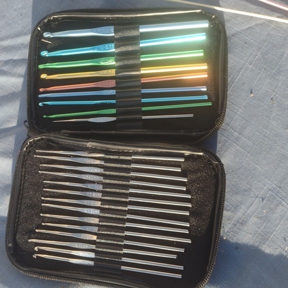 Colorful Knitting Needles and Crochet Hooks Set - Picture 2 of 4